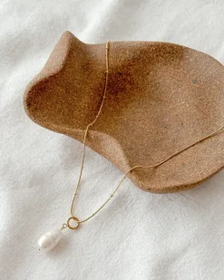 Arista Pearl Pendant Necklace