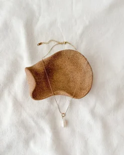 Arista Pearl Pendant Necklace