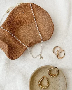 Cassidy Clover Pendant Necklace