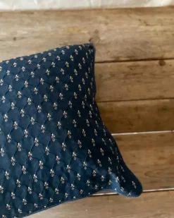 Fleur de Lis Throw Pillow