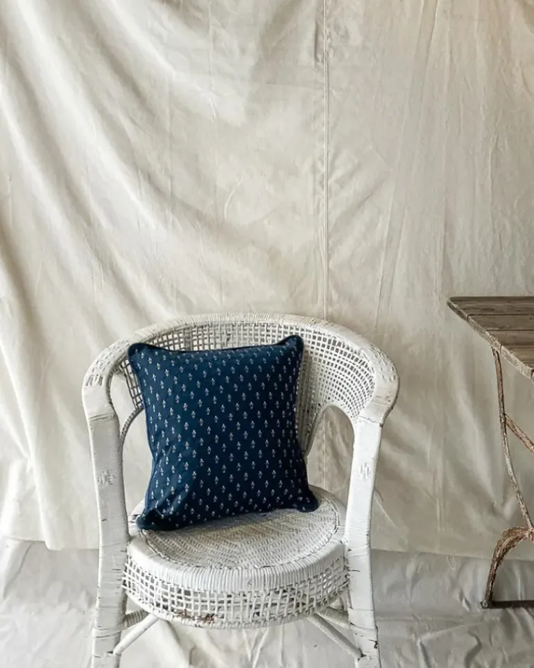 Fleur de Lis Throw Pillow